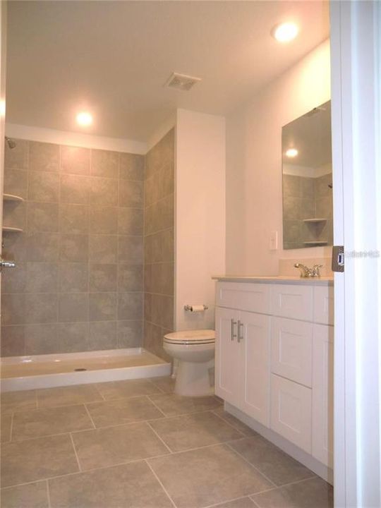 For Rent: $2,099 (3 beds, 2 baths, 1560 Square Feet)
