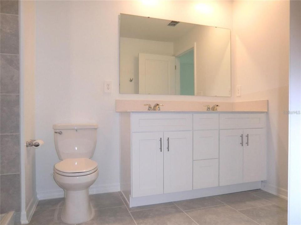 For Rent: $2,099 (3 beds, 2 baths, 1560 Square Feet)