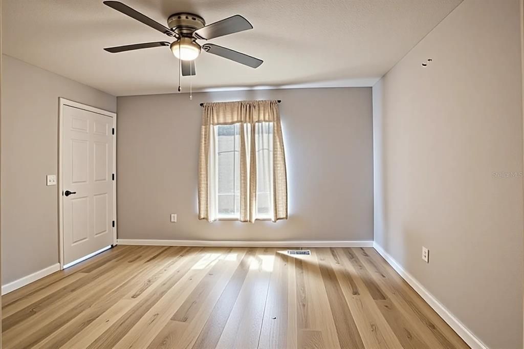 На продажу: $239,900 (3 спален, 2 ванн, 1053 Квадратных фут)
