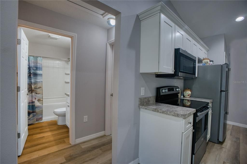 На продажу: $239,900 (3 спален, 2 ванн, 1053 Квадратных фут)