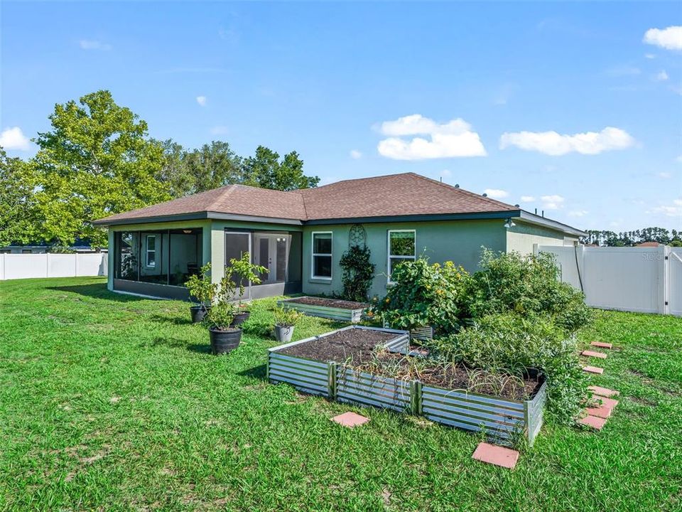 En Venta: $385,000 (3 camas, 2 baños, 1701 Pies cuadrados)