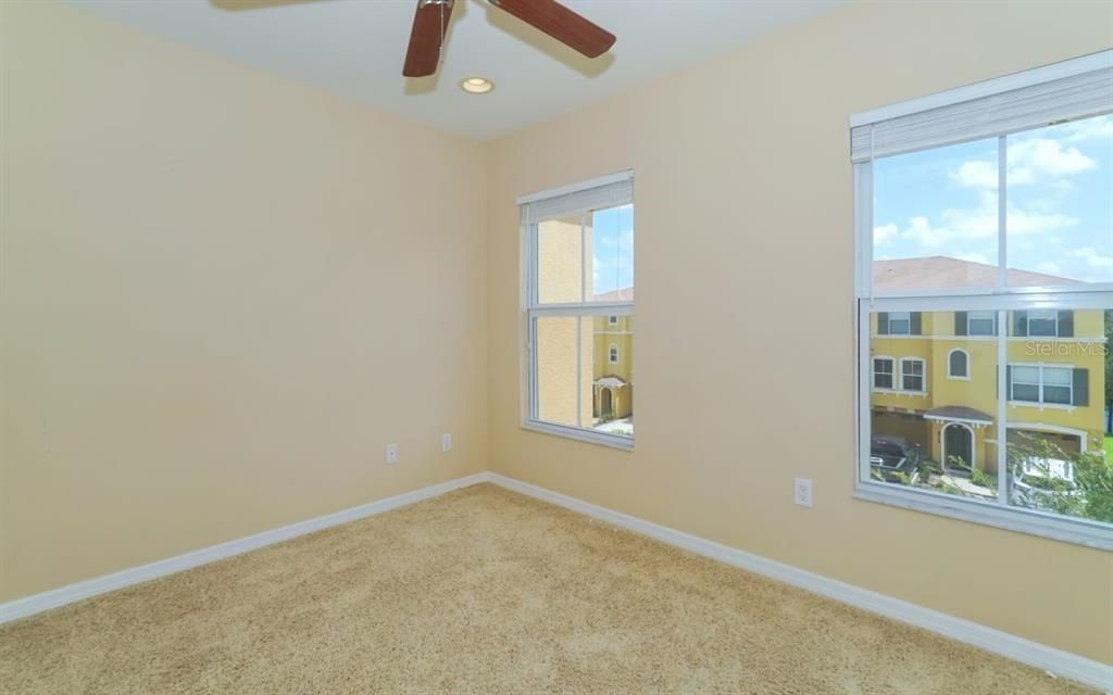 For Rent: $1,900 (2 beds, 2 baths, 1064 Square Feet)