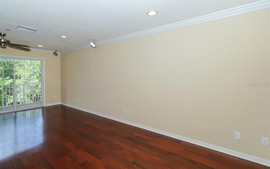 For Rent: $1,900 (2 beds, 2 baths, 1064 Square Feet)