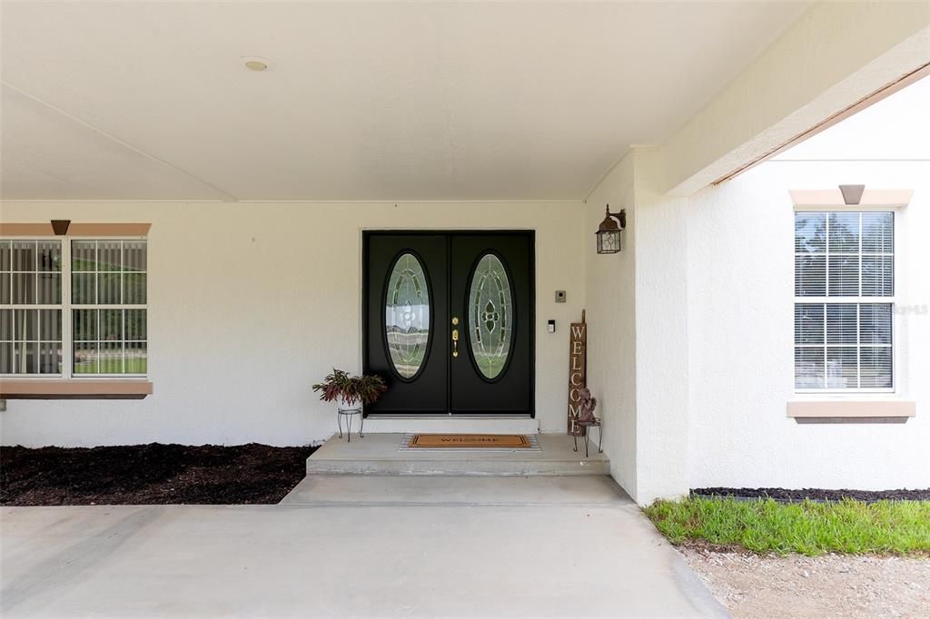 For Sale: $900,000 (5 beds, 4 baths, 4012 Square Feet)