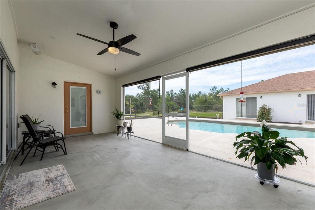 For Sale: $900,000 (5 beds, 4 baths, 4012 Square Feet)