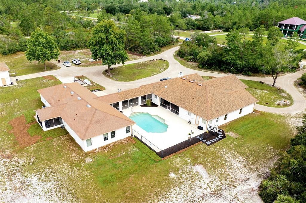 For Sale: $900,000 (5 beds, 4 baths, 4012 Square Feet)