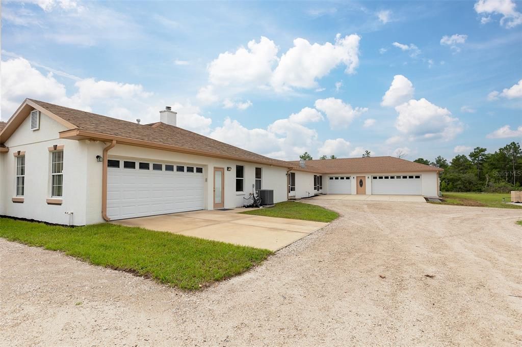 For Sale: $900,000 (5 beds, 4 baths, 4012 Square Feet)