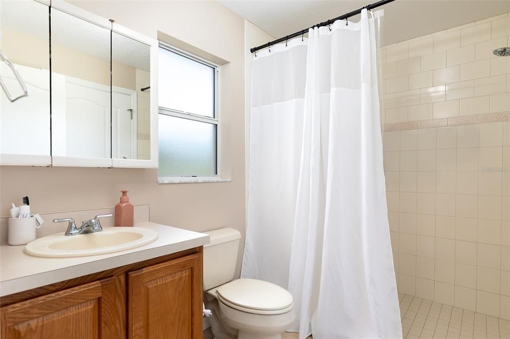 For Sale: $900,000 (5 beds, 4 baths, 4012 Square Feet)