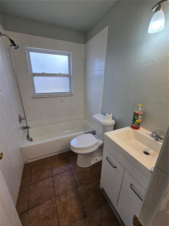 В аренду: $1,795 (2 спален, 1 ванн, 1262 Квадратных фут)
