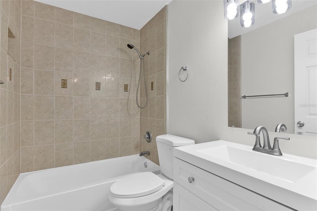 На продажу: $399,900 (3 спален, 2 ванн, 1064 Квадратных фут)