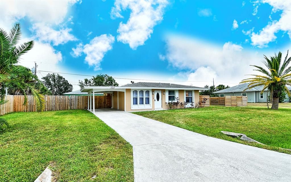 For Sale: $309,999 (2 beds, 2 baths, 905 Square Feet)