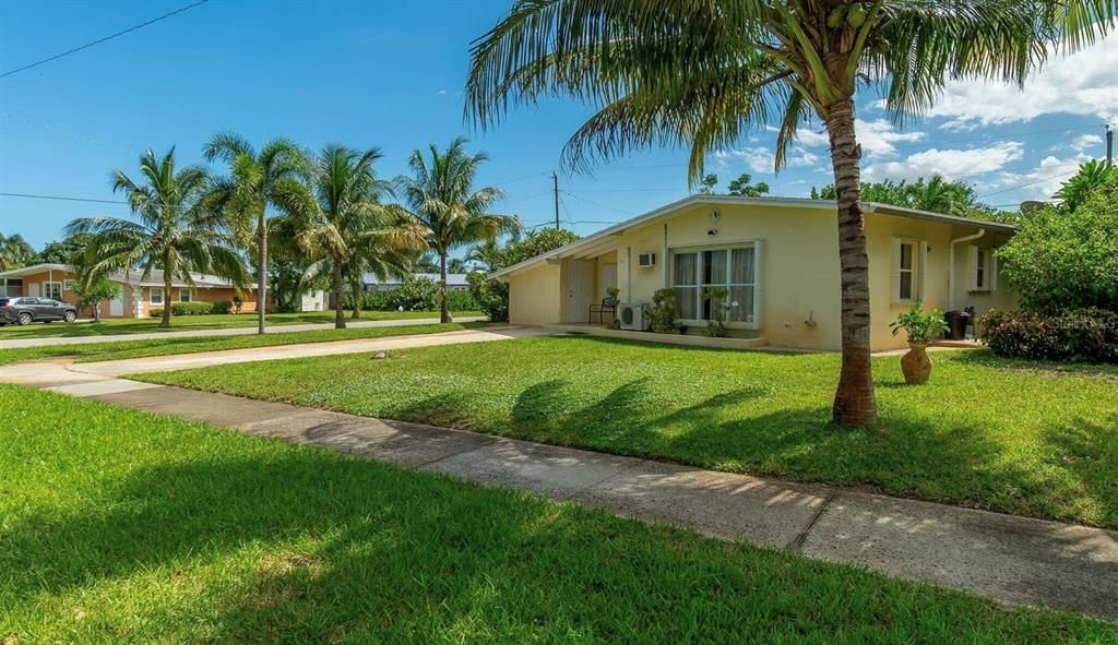 Recently Sold: $415,000 (3 beds, 2 baths, 1275 Square Feet)