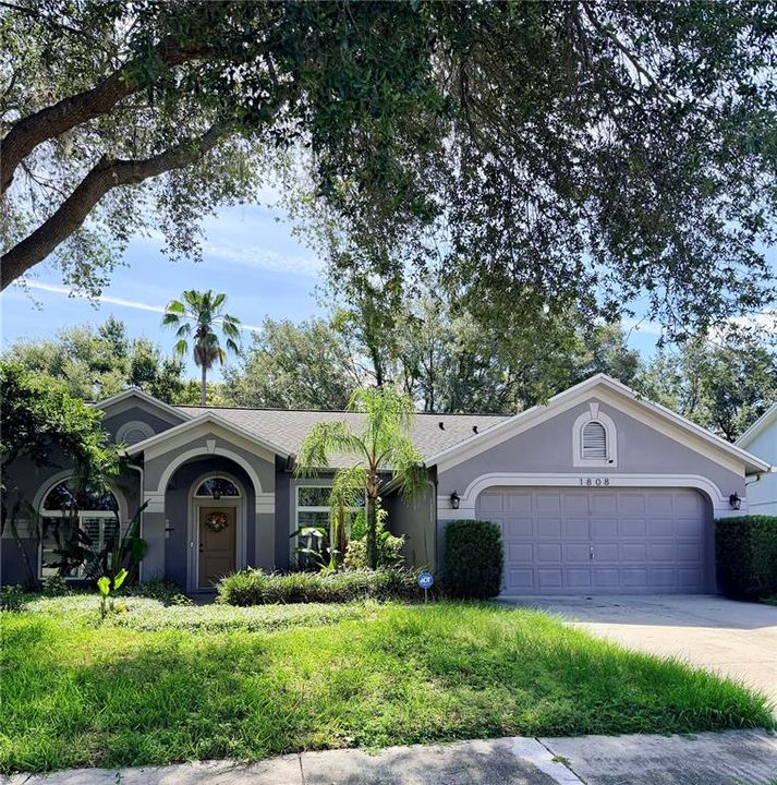 For Rent: $3,995 (4 beds, 2 baths, 2102 Square Feet)