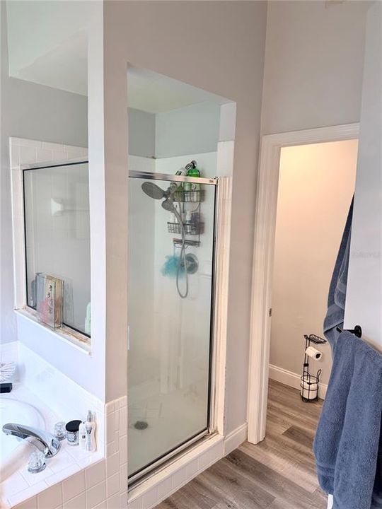 For Rent: $3,995 (4 beds, 2 baths, 2102 Square Feet)