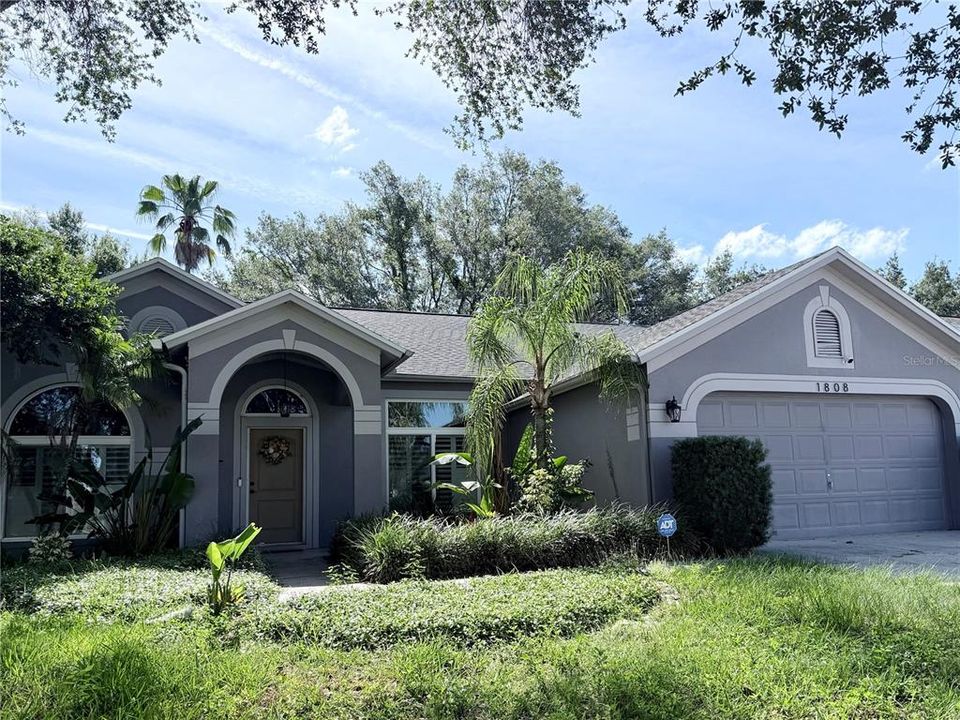 For Rent: $3,995 (4 beds, 2 baths, 2102 Square Feet)