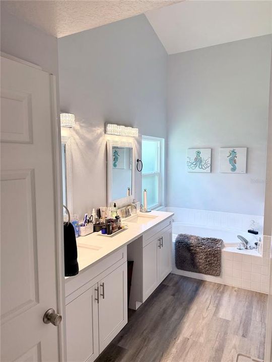 For Rent: $3,995 (4 beds, 2 baths, 2102 Square Feet)