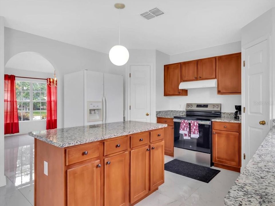 For Sale: $375,000 (4 beds, 2 baths, 2208 Square Feet)