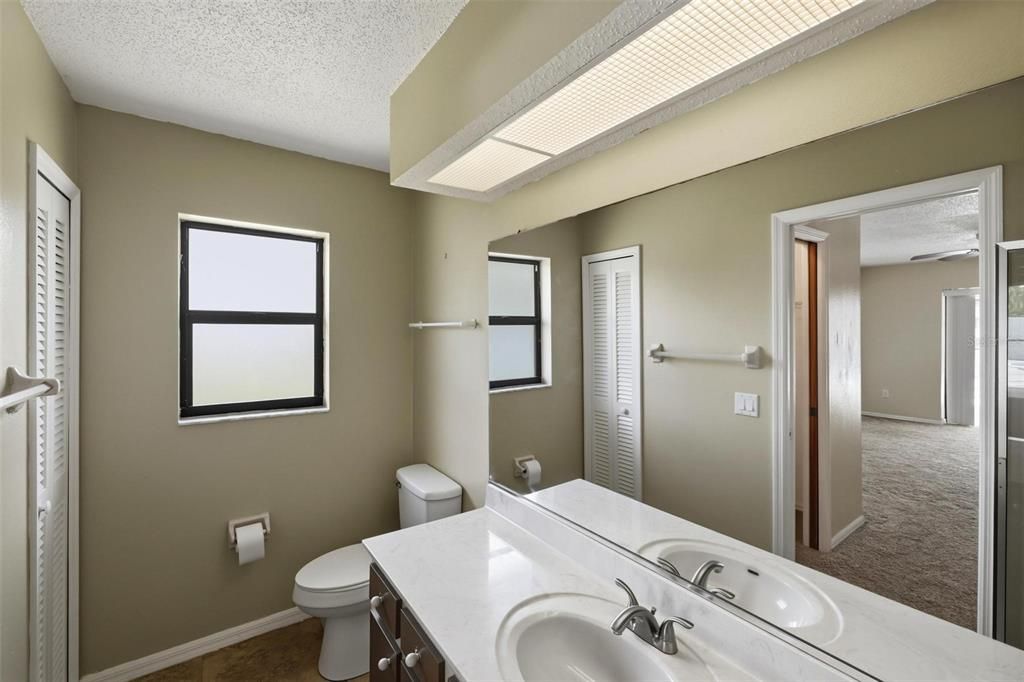En Venta: $524,900 (4 camas, 3 baños, 2479 Pies cuadrados)