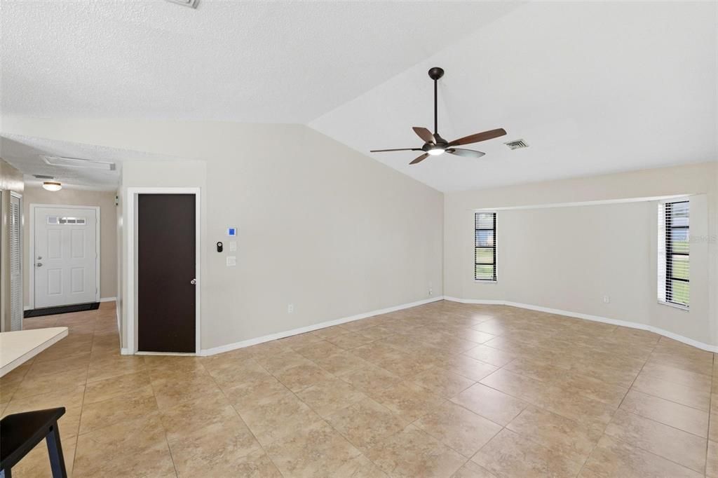 En Venta: $524,900 (4 camas, 3 baños, 2479 Pies cuadrados)