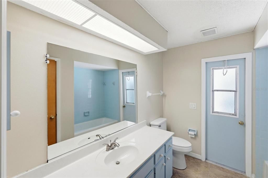 En Venta: $524,900 (4 camas, 3 baños, 2479 Pies cuadrados)