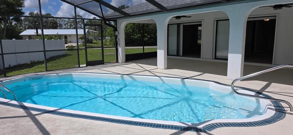 En Venta: $524,900 (4 camas, 3 baños, 2479 Pies cuadrados)