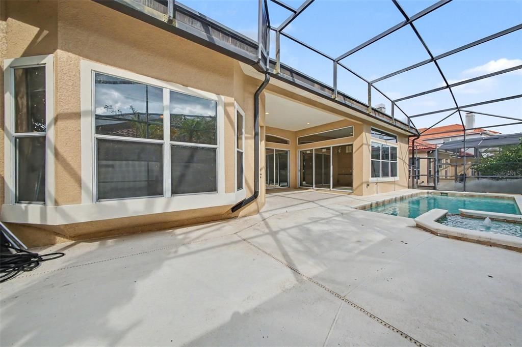 For Sale: $1,149,000 (5 beds, 4 baths, 3672 Square Feet)