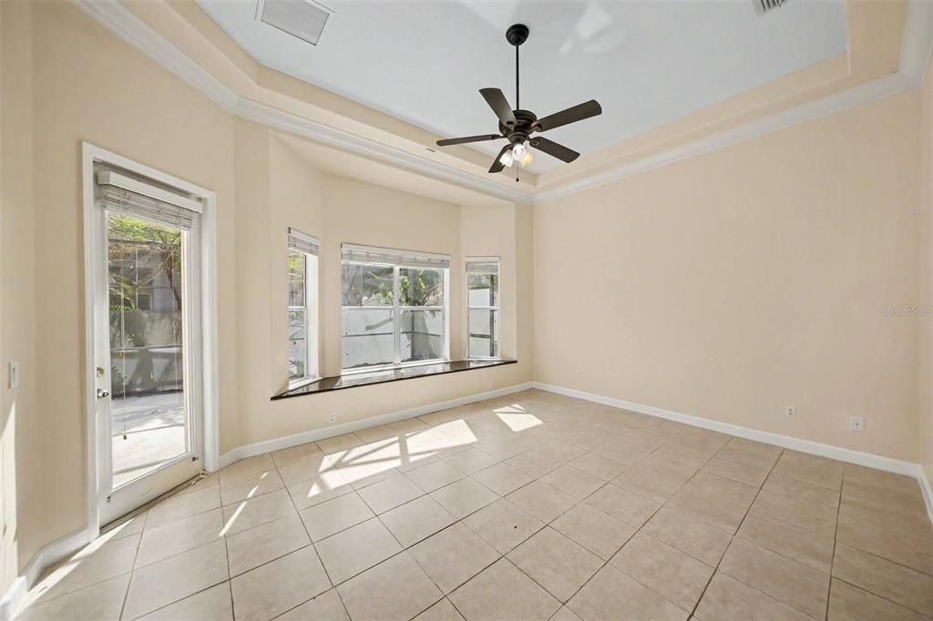 For Sale: $1,149,000 (5 beds, 4 baths, 3672 Square Feet)