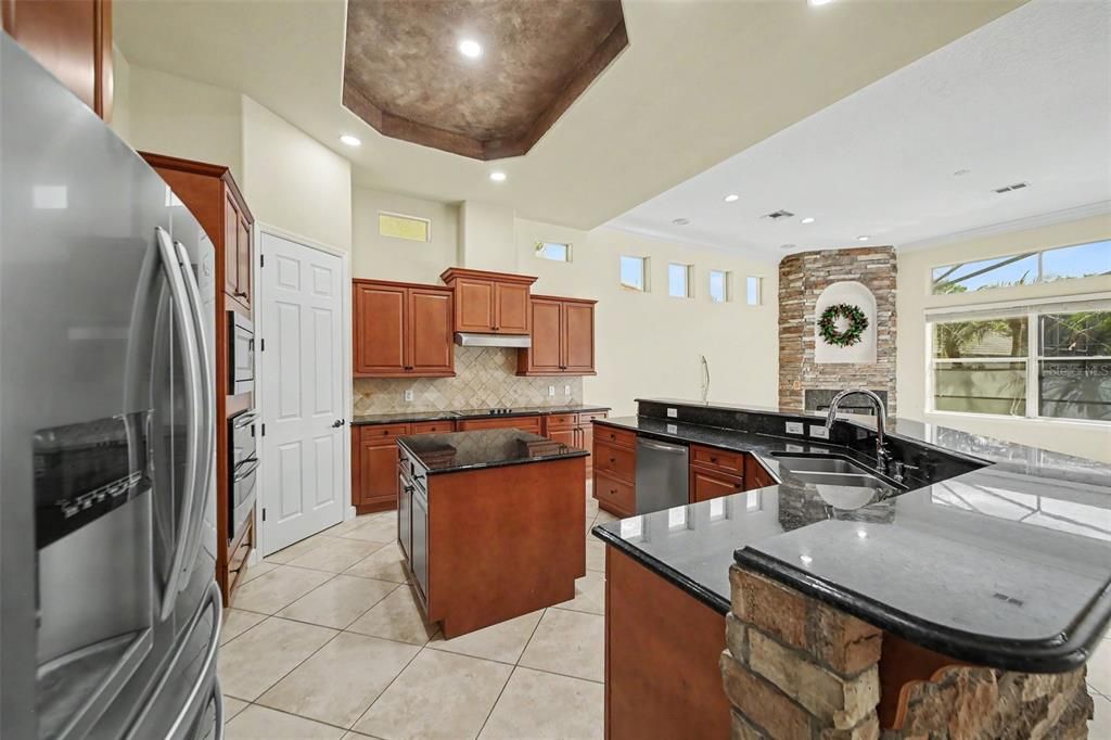 For Sale: $1,149,000 (5 beds, 4 baths, 3672 Square Feet)