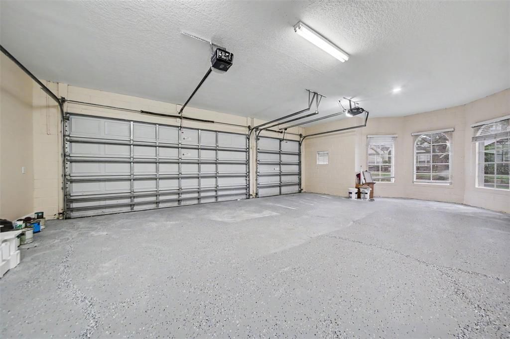 For Sale: $1,149,000 (5 beds, 4 baths, 3672 Square Feet)