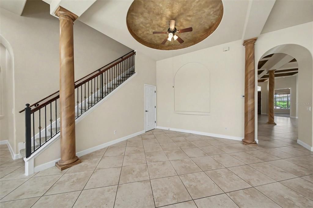 For Sale: $1,149,000 (5 beds, 4 baths, 3672 Square Feet)