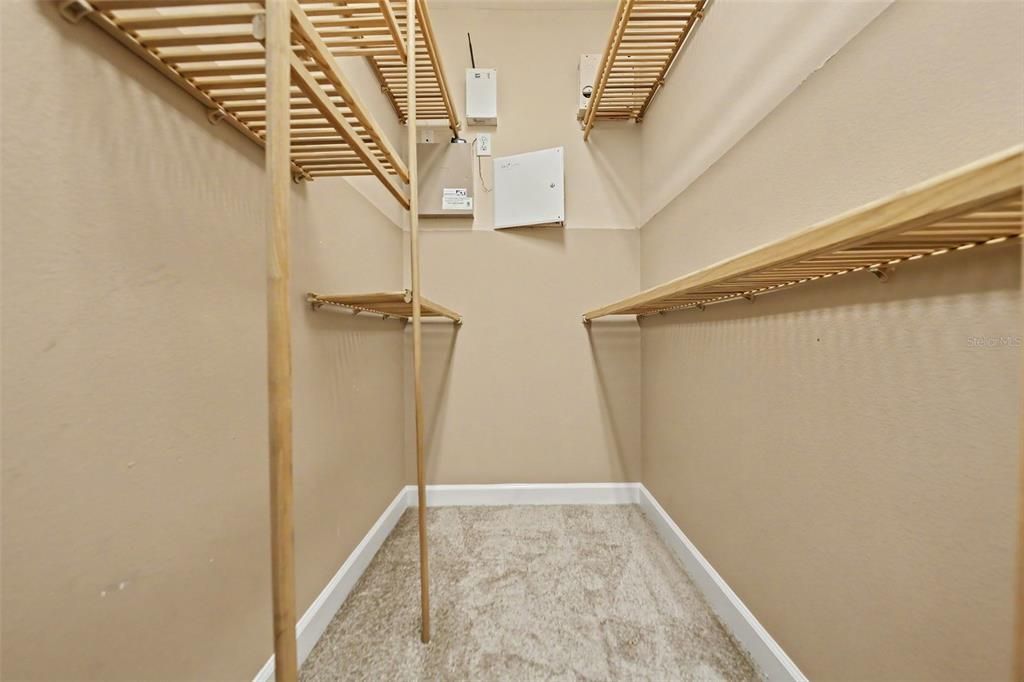 For Sale: $1,149,000 (5 beds, 4 baths, 3672 Square Feet)