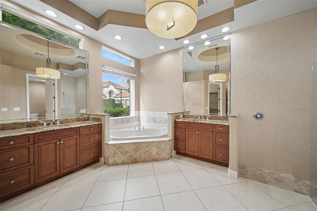 For Sale: $1,149,000 (5 beds, 4 baths, 3672 Square Feet)