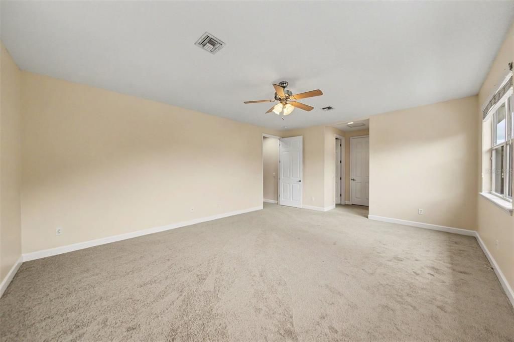 For Sale: $1,149,000 (5 beds, 4 baths, 3672 Square Feet)
