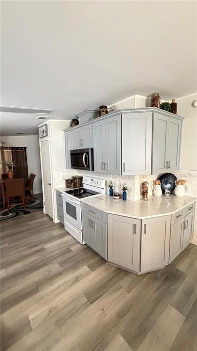 На продажу: $145,000 (2 спален, 2 ванн, 1310 Квадратных фут)