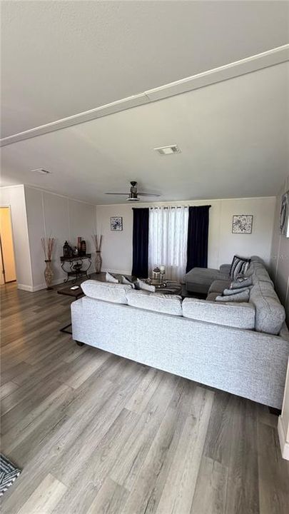 На продажу: $145,000 (2 спален, 2 ванн, 1310 Квадратных фут)