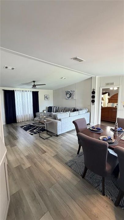 На продажу: $145,000 (2 спален, 2 ванн, 1310 Квадратных фут)