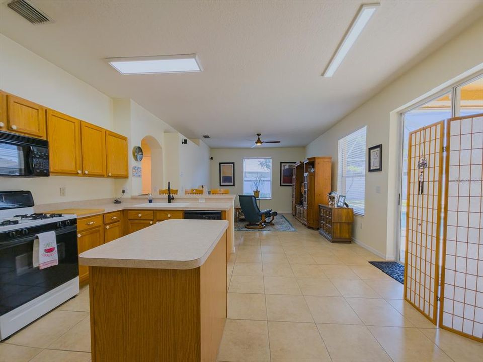 Active With Contract: $420,000 (4 beds, 2 baths, 2065 Square Feet)