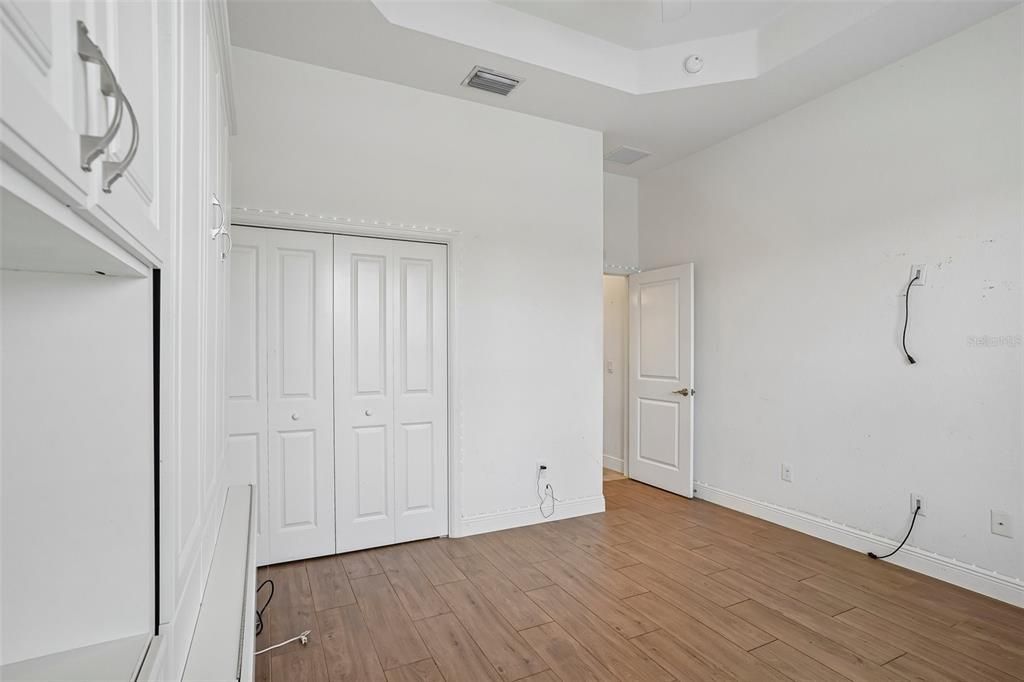 На продажу: $385,000 (3 спален, 2 ванн, 2003 Квадратных фут)