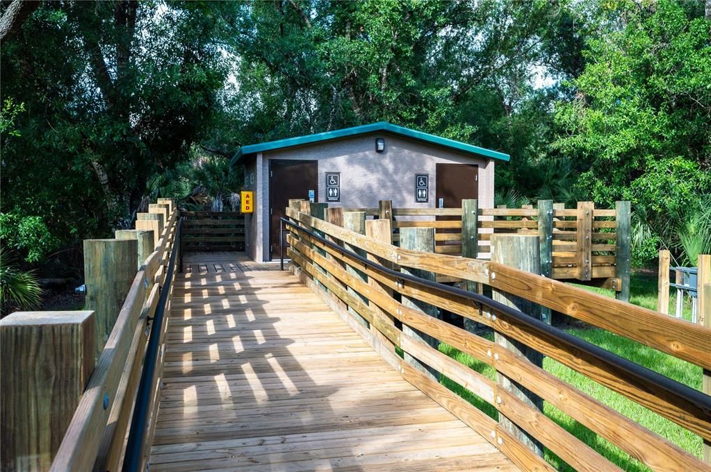 На продажу: $349,000 (7.15 acres)