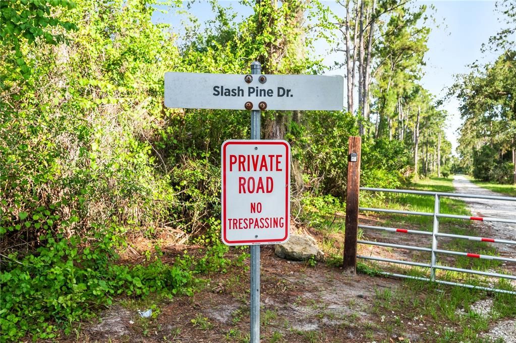 На продажу: $349,000 (7.15 acres)