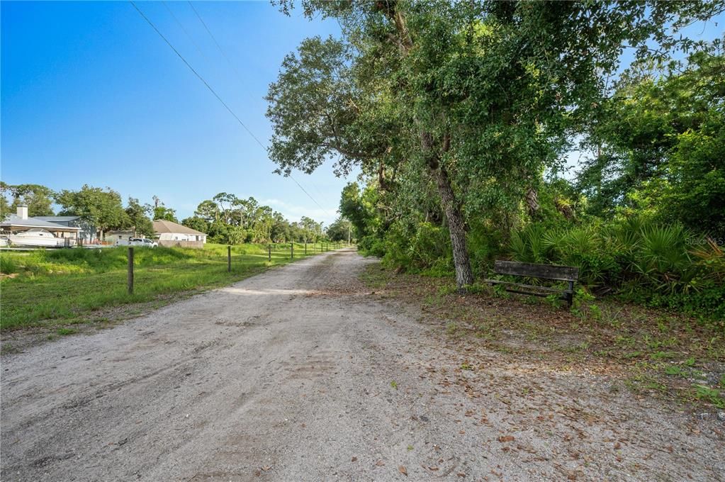 На продажу: $349,000 (7.15 acres)