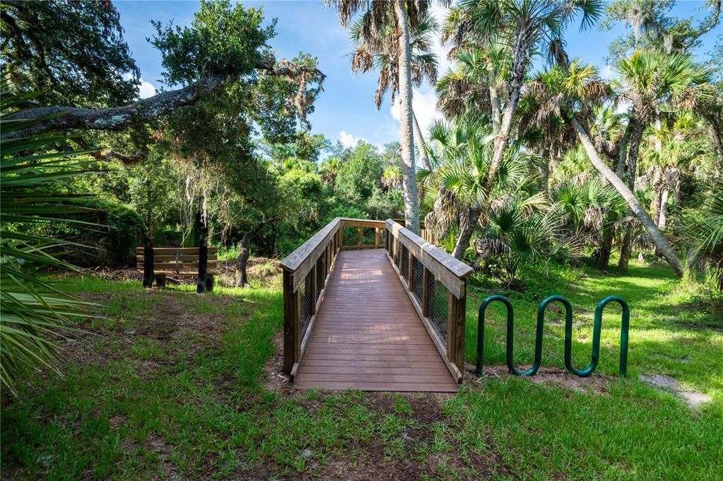 На продажу: $349,000 (7.15 acres)