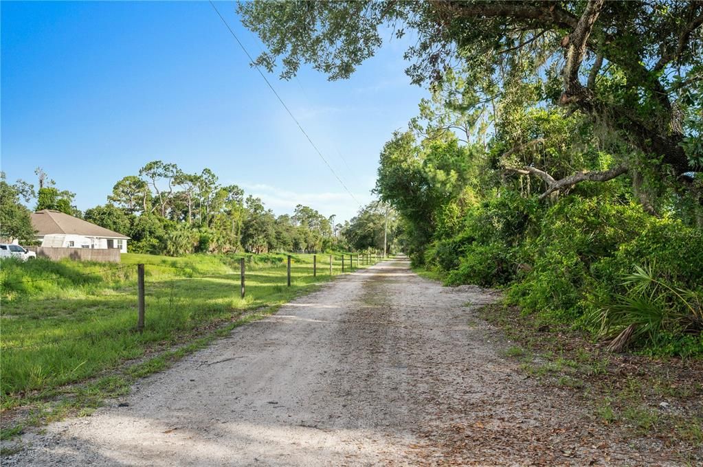 На продажу: $349,000 (7.15 acres)