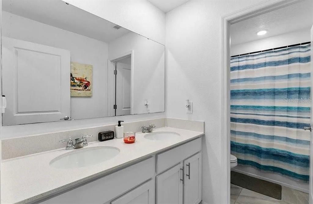 For Rent: $3,100 (6 beds, 3 baths, 2614 Square Feet)
