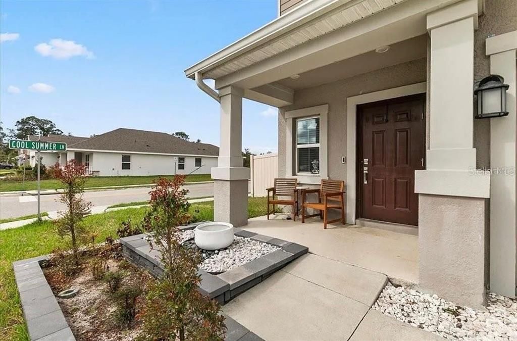 For Rent: $3,100 (6 beds, 3 baths, 2614 Square Feet)