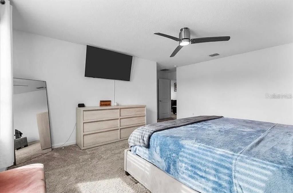 For Rent: $3,100 (6 beds, 3 baths, 2614 Square Feet)