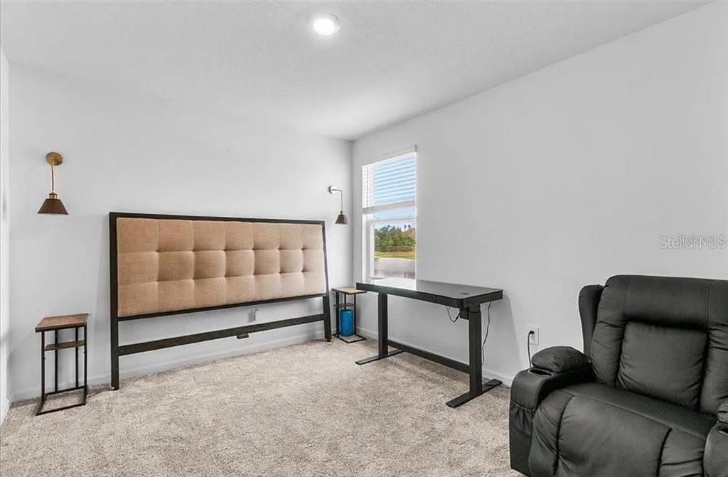 For Rent: $3,100 (6 beds, 3 baths, 2614 Square Feet)
