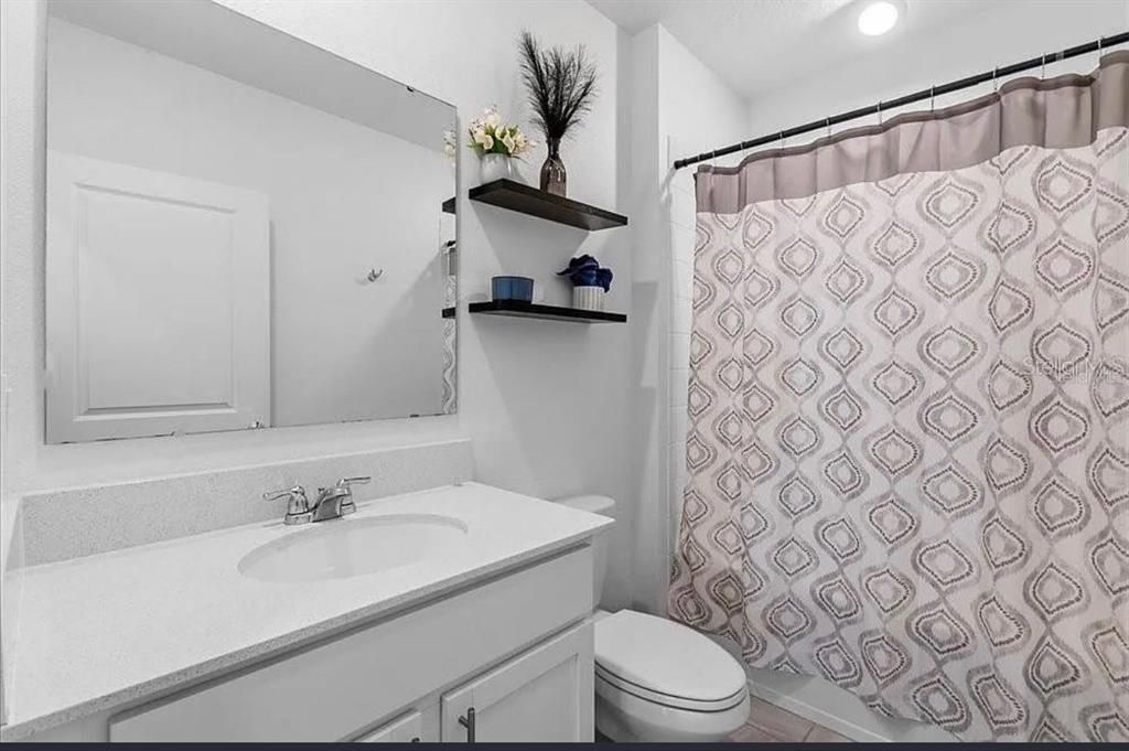 For Rent: $3,100 (6 beds, 3 baths, 2614 Square Feet)
