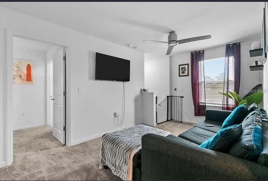 For Rent: $3,100 (6 beds, 3 baths, 2614 Square Feet)