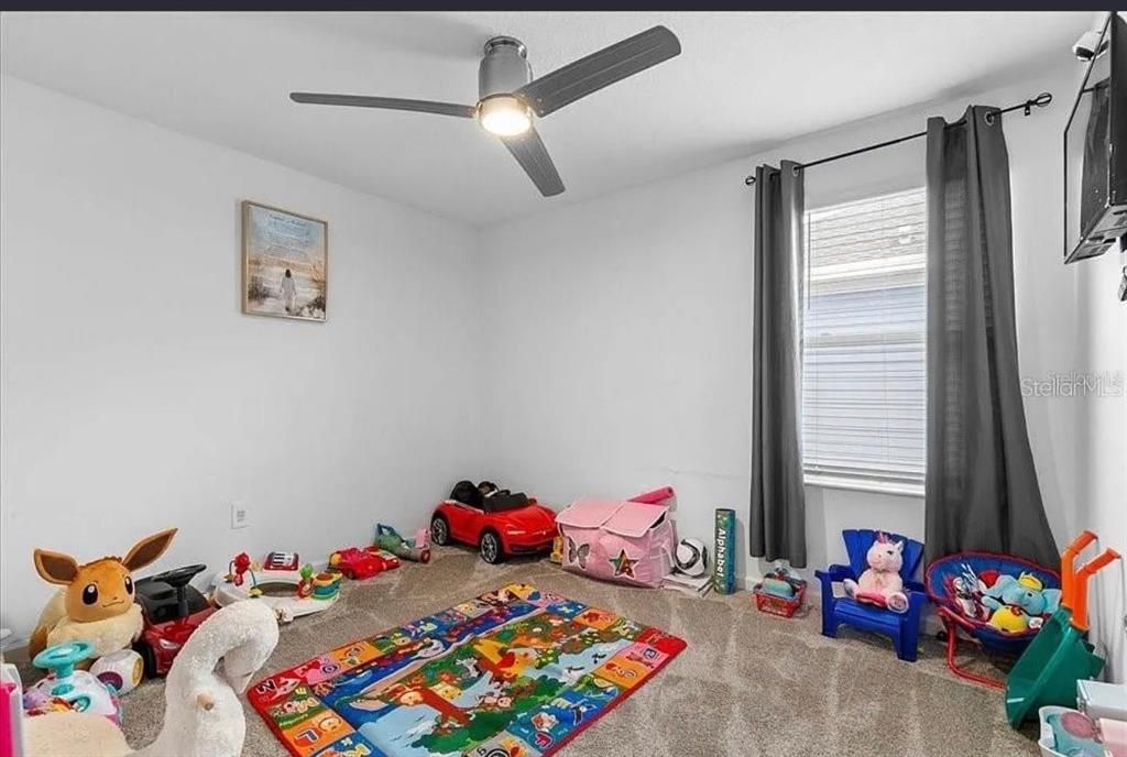 For Rent: $3,100 (6 beds, 3 baths, 2614 Square Feet)